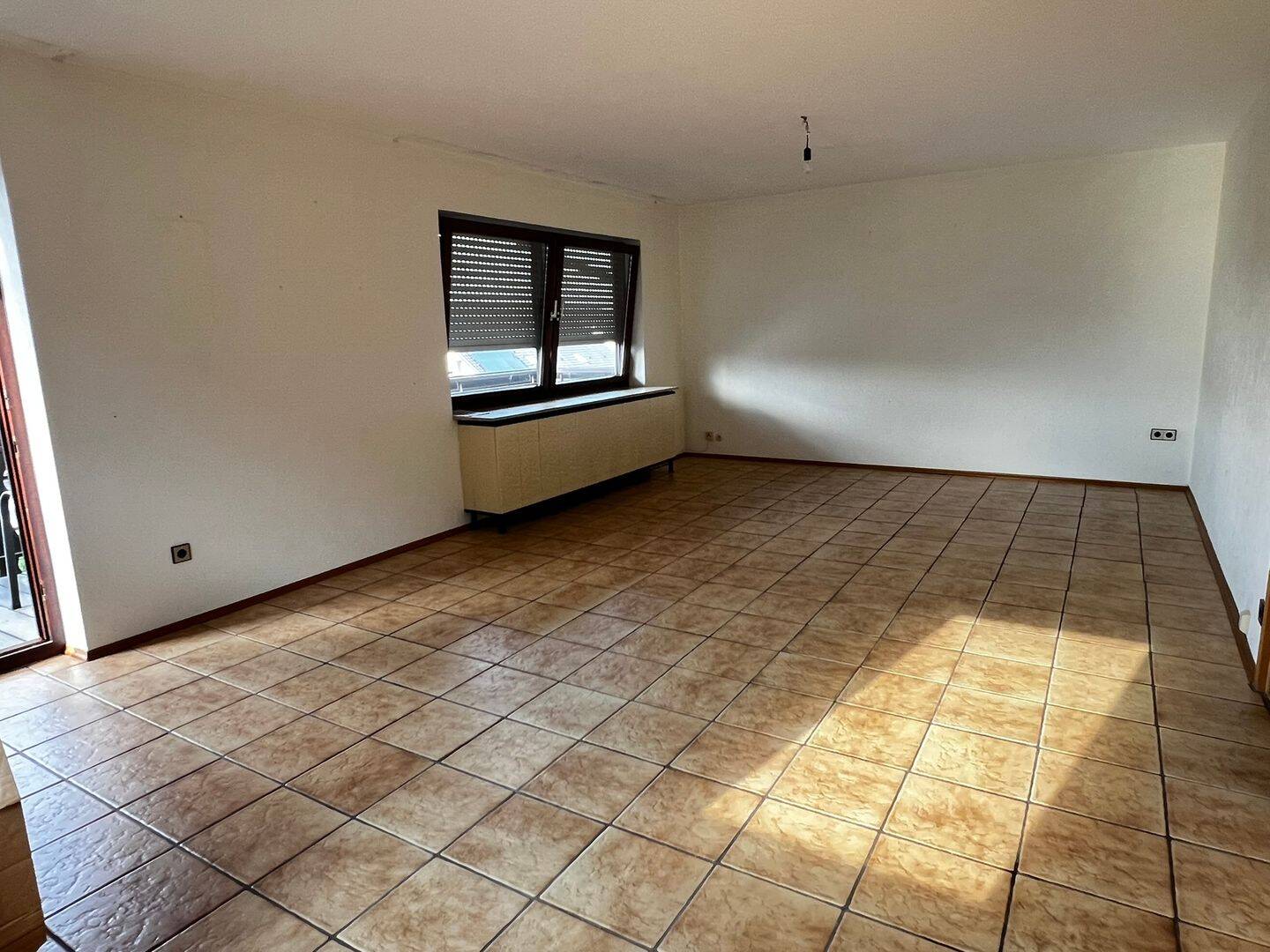Einfamilienhaus mit Einliegerwohnung und Traumaussicht, Garten und Garage zu verkaufen! – Königsbach-Stein – Vorschaubild 7