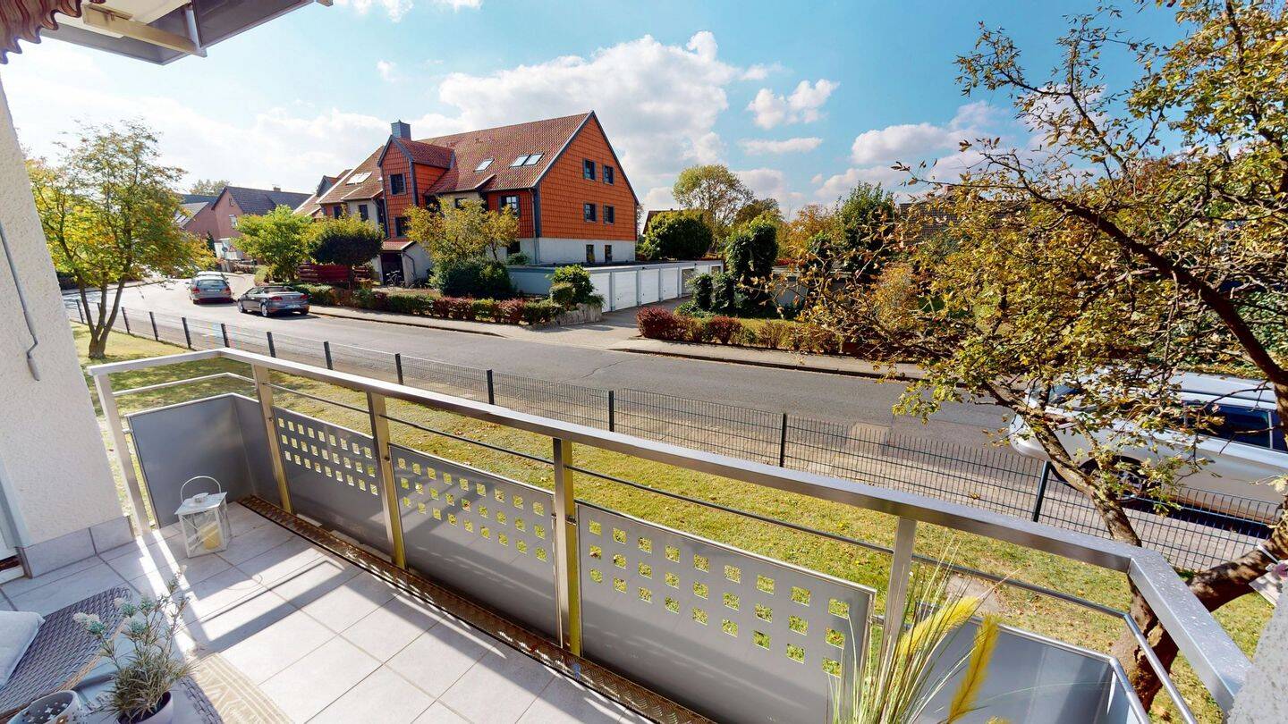 SANIERT EINZIEHEN // 3 ZIMMER-BALKON-WOHNUNG MIT NEUER EINBAUKÜCHE – Braunschweig – Vorschaubild 4