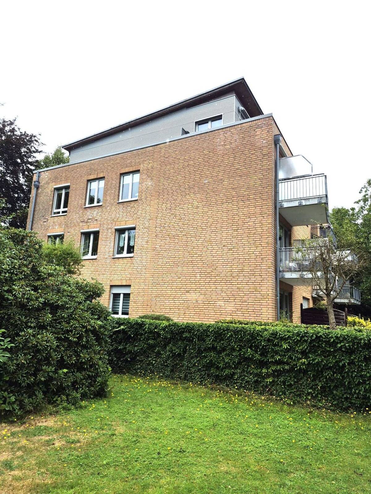 Ruhiges Wohnen mit Perspektive – gepflegte Eigentumswohnung mit Garage in Hamburg-Bramfeld – 22179 Hamburg – Bild 1 von 7