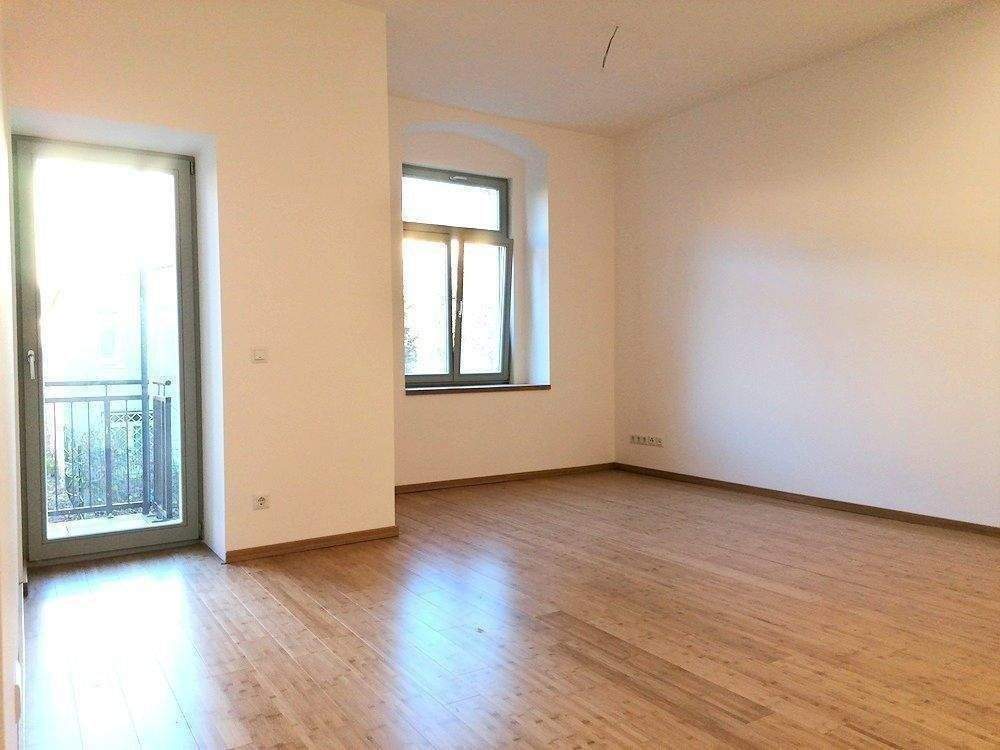 !! Erstbezug nach Sanierung, 4 Zimmer mit Fußbodenheizung und Balkon !!