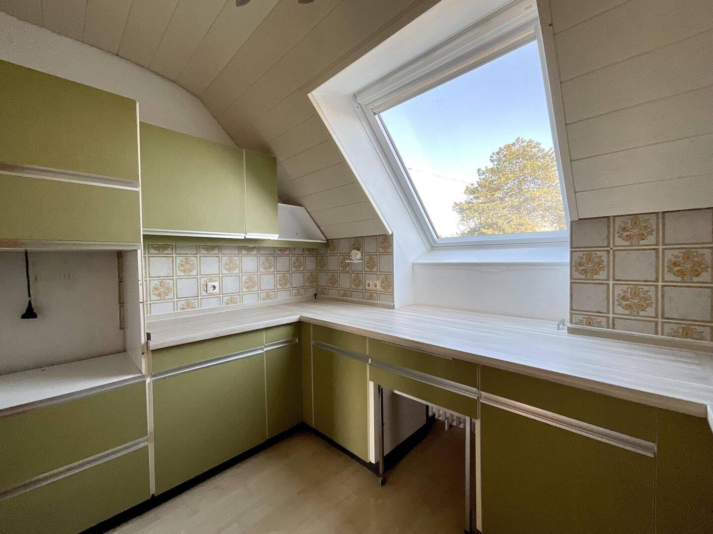 großzügige 3-Zimmer-Dachgeschosswohnung mit Terrasse – Augsburg – Vorschaubild 3