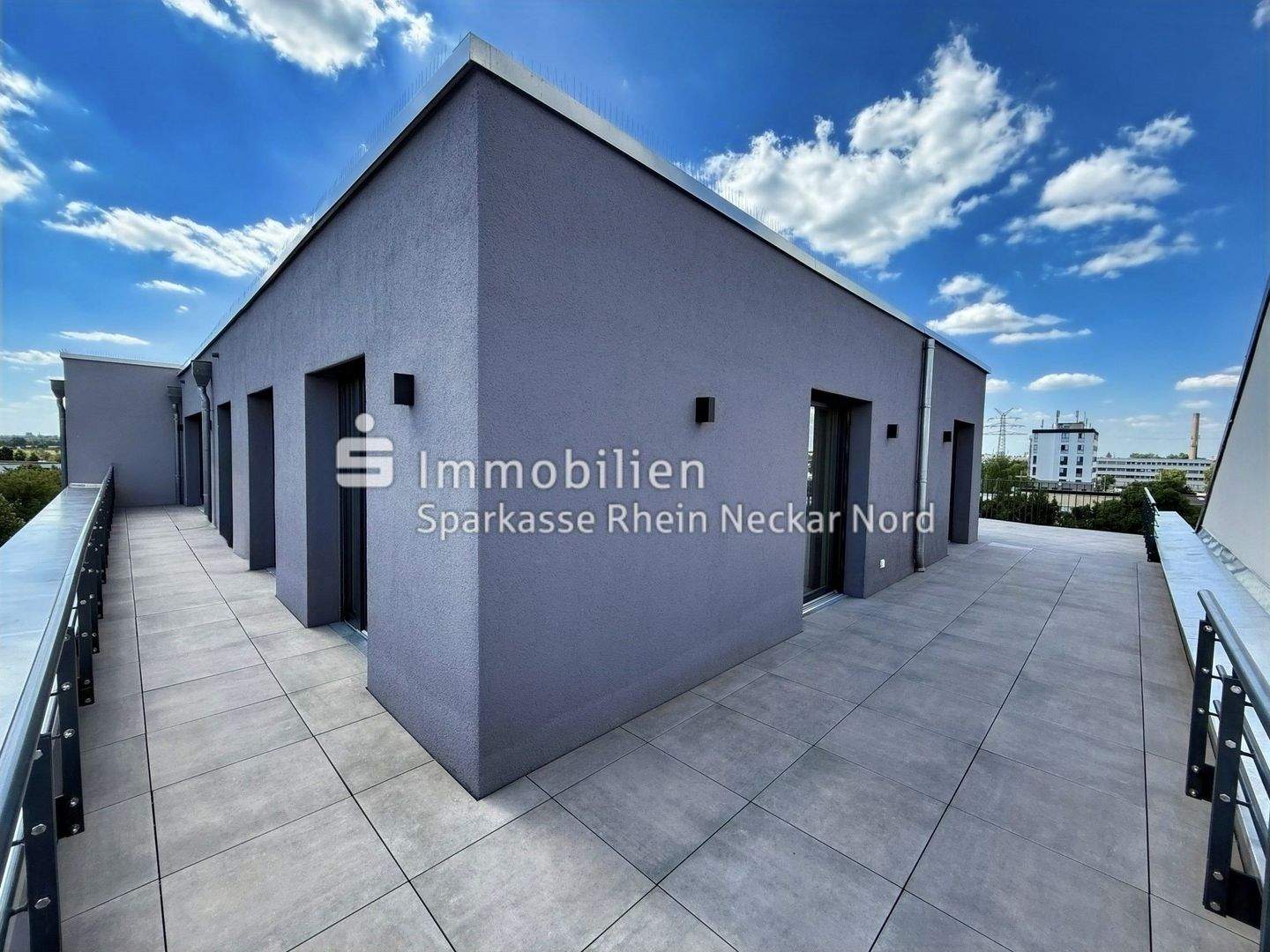 Moderne Penthousewohnung mit Dachterrasse und hochwertiger Ausstattung – Mannheim – Bild 1 von 9