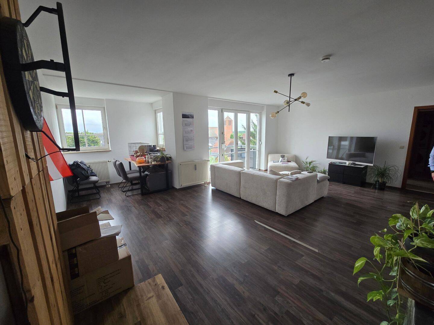 Freundliche 3-Zimmer-Dachgeschosswohnung mit wunderschönem Ausblick über Kornburg – Nürnberg – Vorschaubild 4