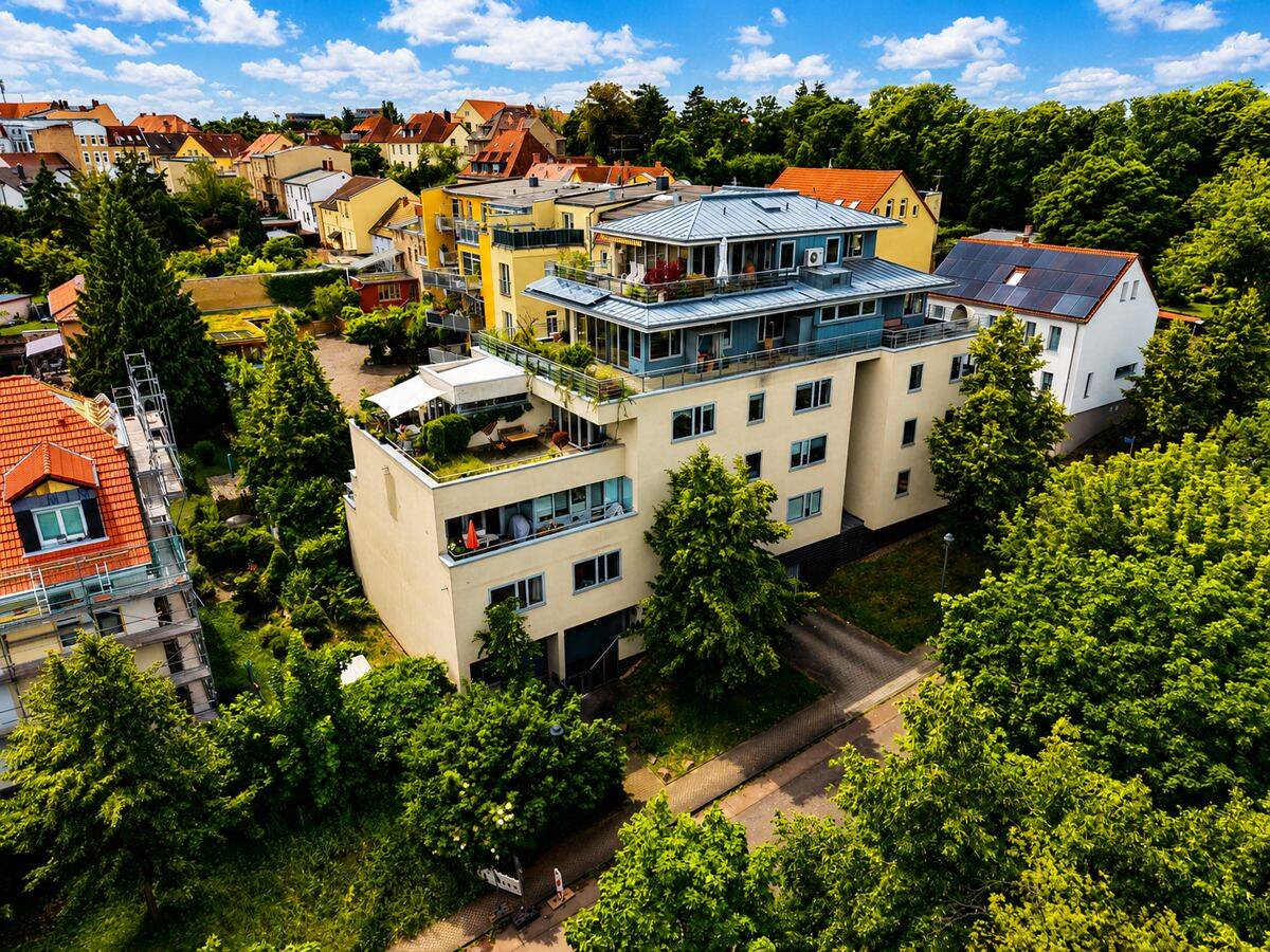 Wohnen auf Hausniveau - außergewöhnliche Eigentumswohnung in Bestlage von Halle-Kröllwitz – 6120 Halle (Saale) – Bild 1 von 9