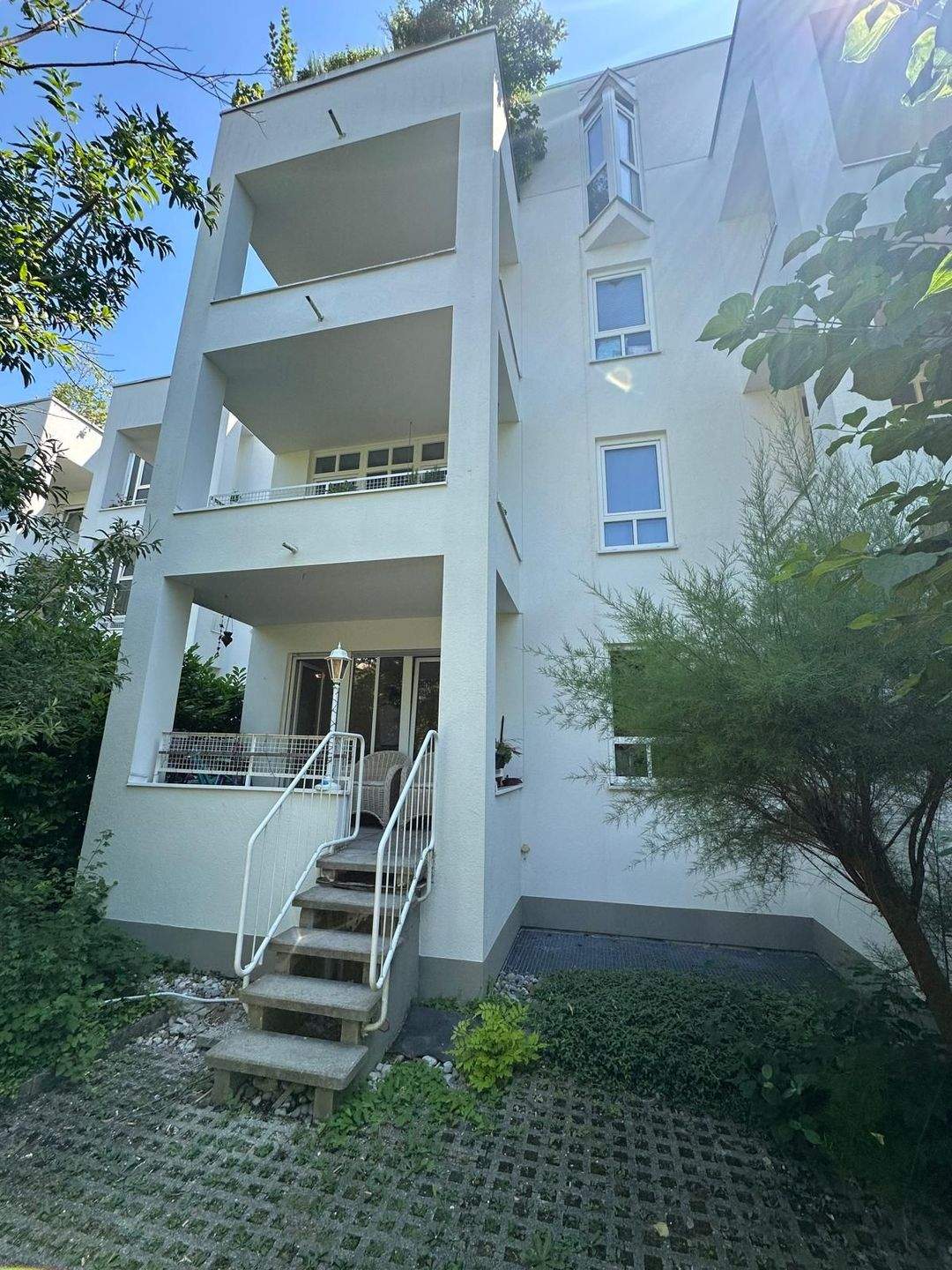 Ruhiger Westbalkon, sehr hell--freie Wohnung im Hochparterre, TG Stellplatz – München – Vorschaubild 8