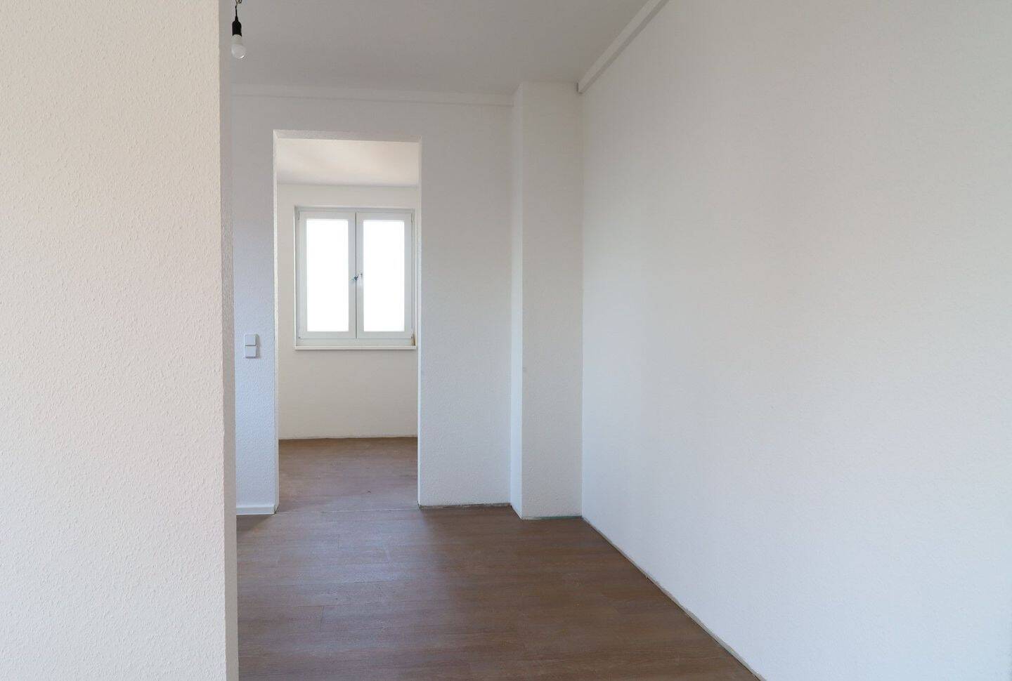 3-Raumwohnung in bester Wohnlage mit Wanne, Dusche und Balkon – Chemnitz – Vorschaubild 8