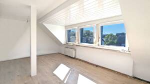 Schicke Dachgeschosswohnung mit Einbauküche in gepflegtem Wohnhaus! – 51145 Köln – Vorschaubild 7