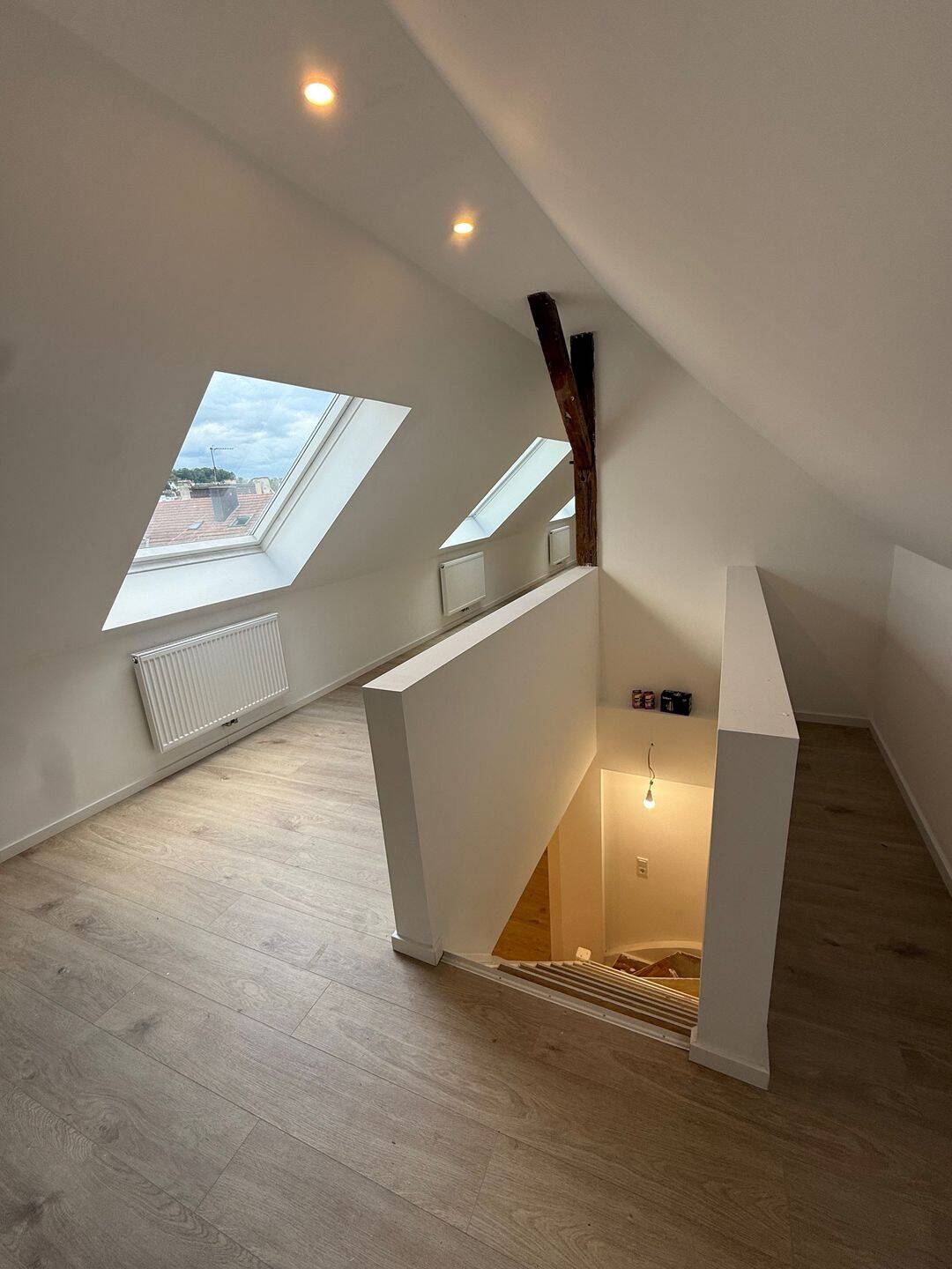 ERSTBEZUG ! Helle & frisch renoviere 3 ZKB Maisonette- Wohnung in 66121 Saarbrücken – Saarbrücken – Vorschaubild 6
