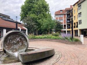Renovierte 2-Zimmer-Wohnung mit neuem Bad, großem Südostbalkon & Aufzug – 85748 Garching bei München – Vorschaubild 1