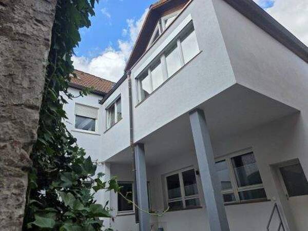 Etagenwohnung in 97762 Hammelburg mit 245 m² kaufen