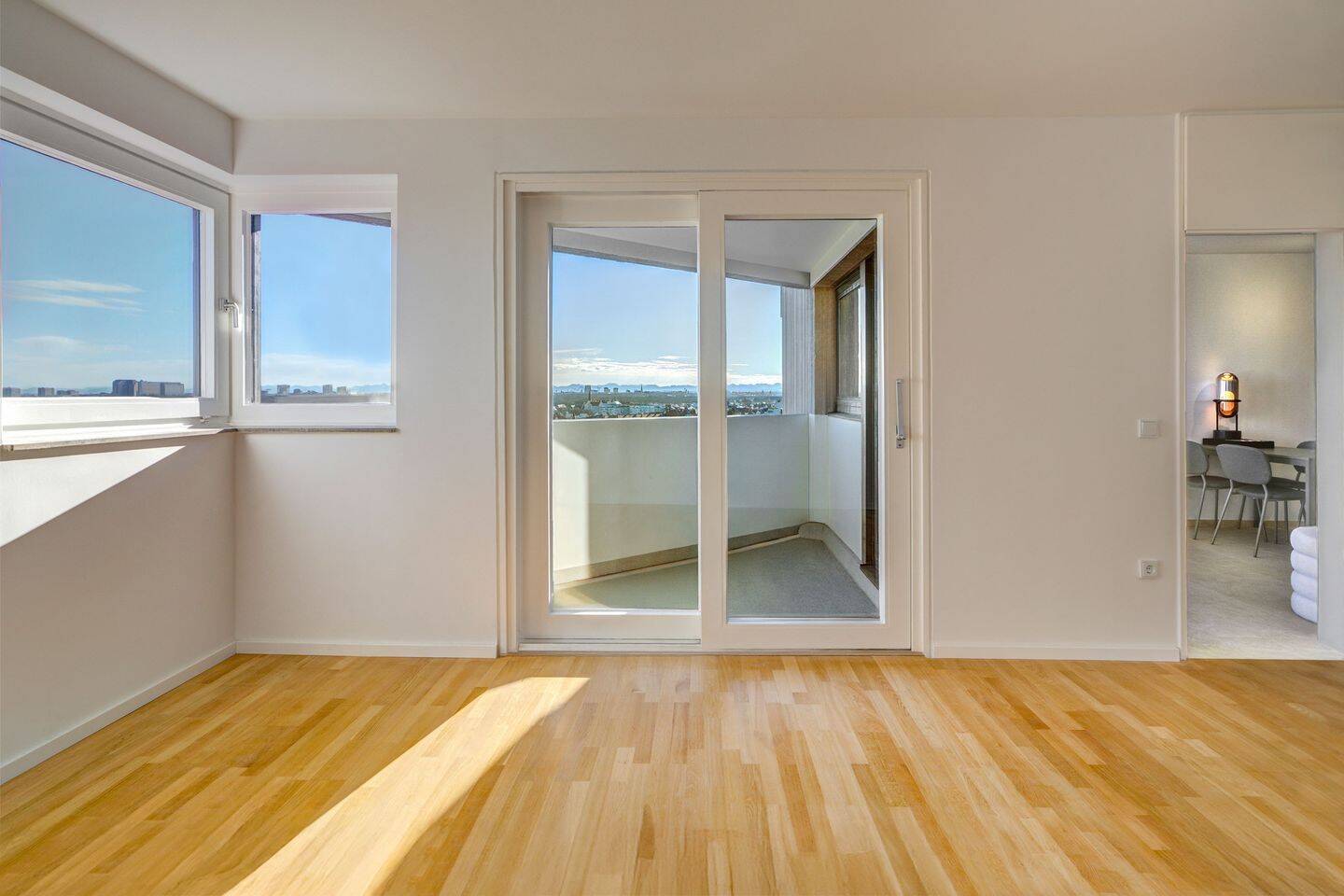 Beeindruckender Weitblick. Wohnen über den Dächern Münchens.