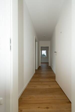 Exklusive 2-Zimmer-Penthouse-Wohnung mit großzügiger Dachterrasse und Carport-Stellplatz – 22457 Hamburg – Vorschaubild 3