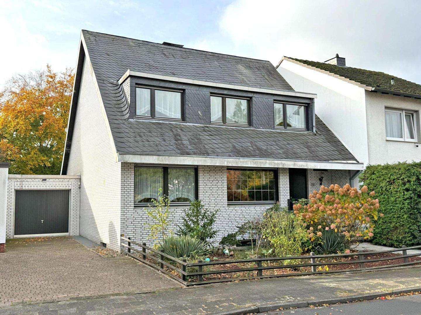 Hier zieht die Sonne ein! Großzügiges Einfamilienhaus in der Schlehenstraße
