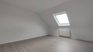 Dachgeschosswohnung mit 4 Zimmern und viel Tageslicht in Erfurt – Arnstädter Straße 21, 99096 Erfurt – Vorschaubild 5