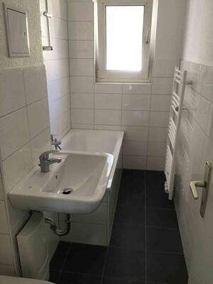 Traumhafte 2-Raum-Wohnung mit tollem Balkon! – 45276 Essen – Vorschaubild 6