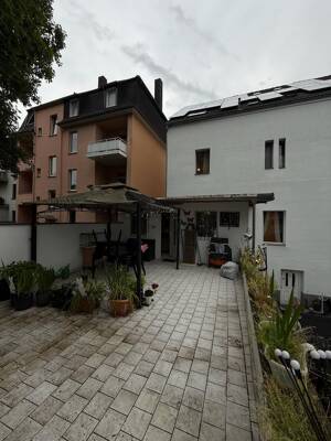 Freist. 9 Fam.Haus an der Ruhr - Nähe Grünanlage Henglerstr.! Selbstnutzung plus Vermietung möglich!
