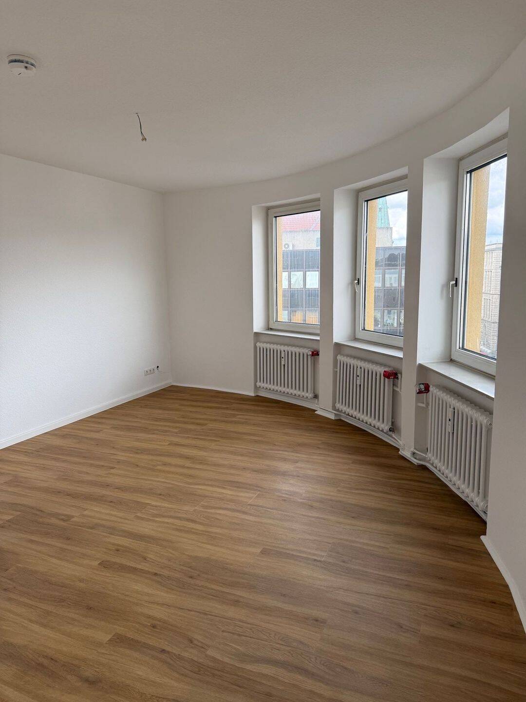 Sanierte 3 Zi.-Whg. mit Balkon in der Innenstadt – Braunschweig – Vorschaubild 2