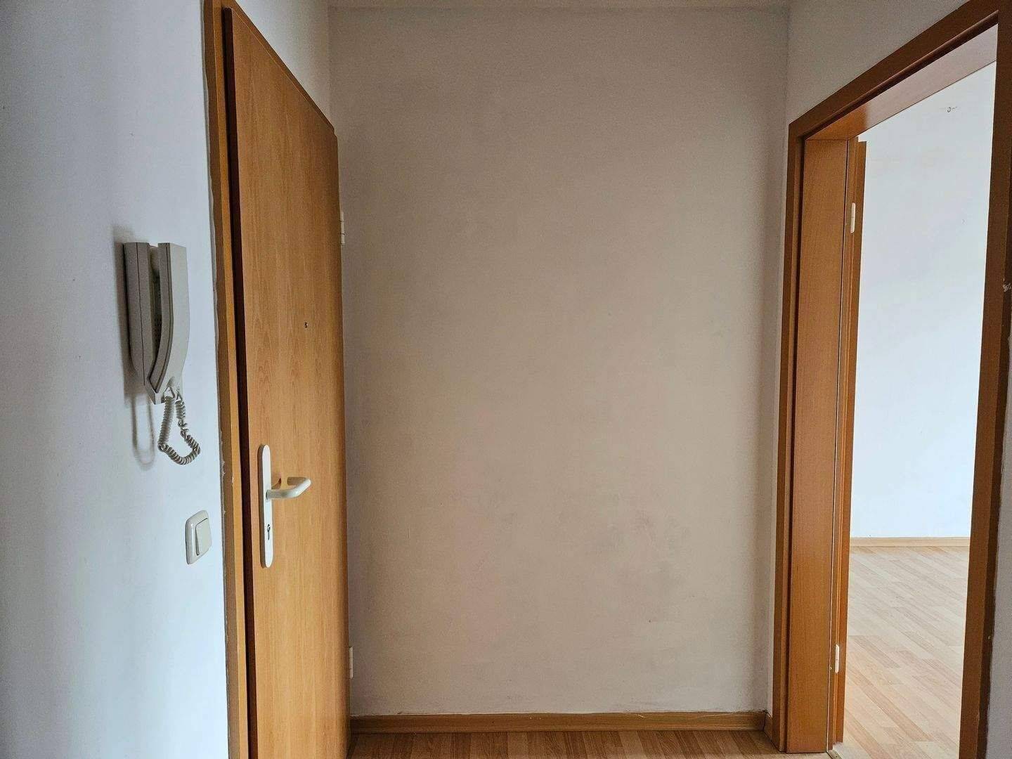 Bereits vermietet: Kleine 2 Zimmer-Wohnung. Kochnische. Balkon. Tiefgaragen-Stellplatz – Dresden – Vorschaubild 7