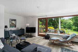 Bremen - Mittelshuchting | Traumhaftes 7-Zimmer-Einfamilienhaus mit Garage, weitläufigem Garten und eigenem See! – 28259 Bremen – Vorschaubild 4