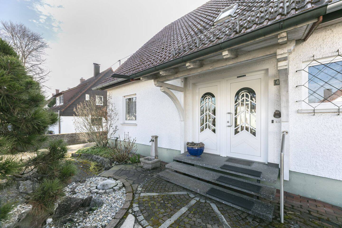 Großzügiges Einfamilienhaus in ruhiger Lage mit weitläufigem Grundstück