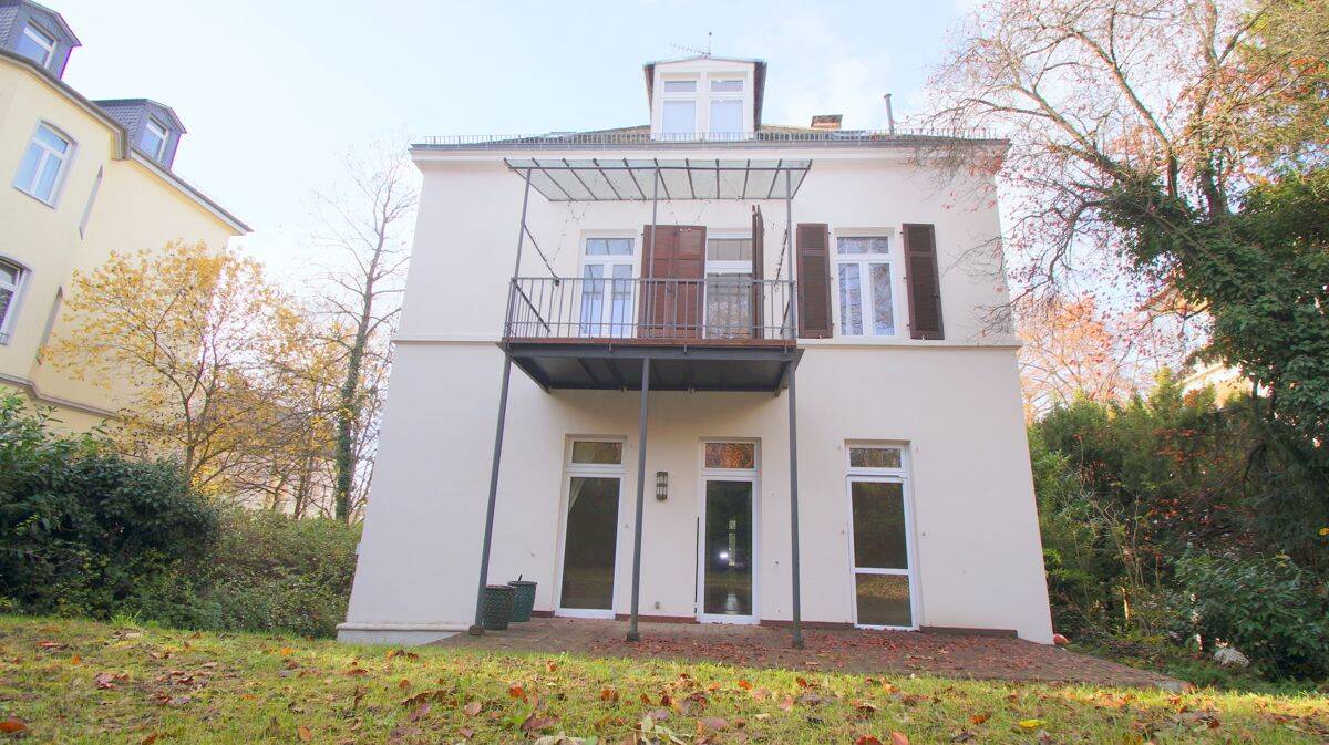 Modern meets artistic Art Nouveau - ca. 135m², 4 Room elegance that fulfills every wish!!!