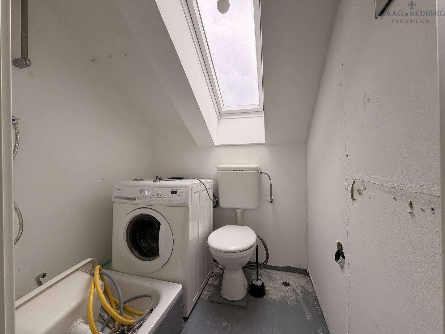 Dachgeschosswohnung mit Entwicklungspotenzial – Nürnberg – Vorschaubild 4
