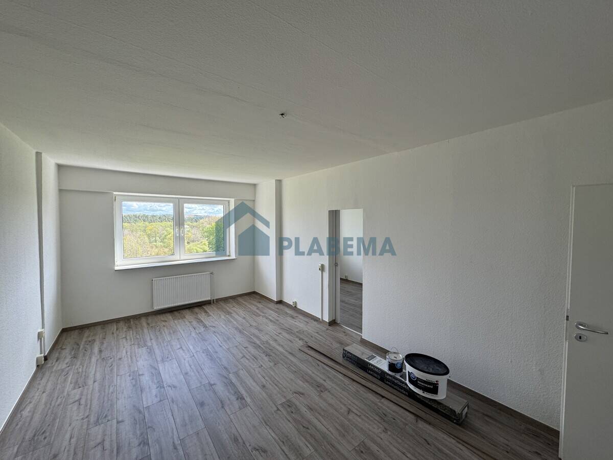 Frisch renoviert, 2 Zimmer, 1. OG, neue EBK möglich – Lübz – Vorschaubild 2