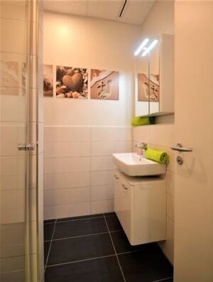 freies 1-Zimmer-Apartment für 2 Personen, komfortabel & bequem ausgestattet, Innenstadt Offenbach – 63065 Offenbach am Main – Vorschaubild 6
