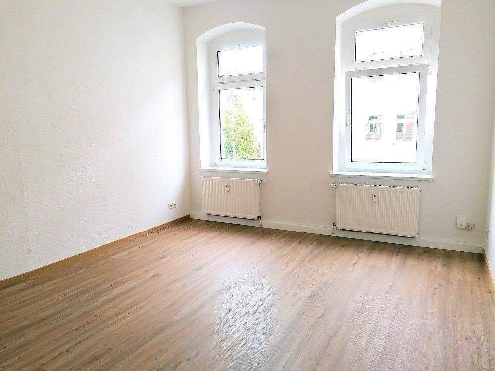 !! großer Balkon, sanierte 2-Zimmer mit Wanne und Dusche im Lutherviertel !! – Chemnitz – Vorschaubild 3