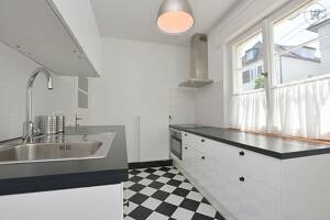 Wunderschöne Wohnung mit Balkon in toller Lage in Degerloch – 70597 Stuttgart – Vorschaubild 3