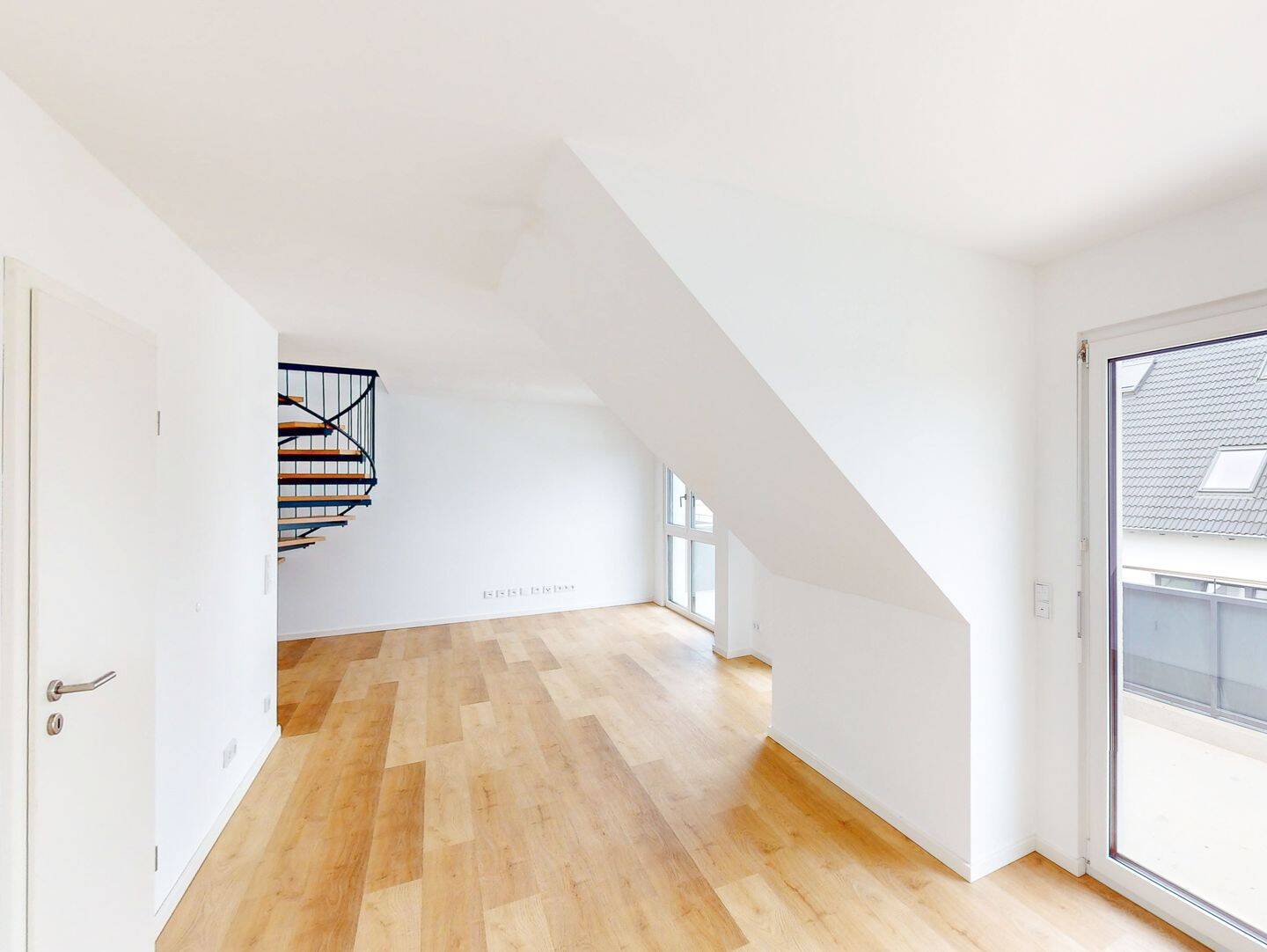 *Umzugsbonus* Moderne Maisonette-Wohnung mit Balkon – Nürnberg – Vorschaubild 7