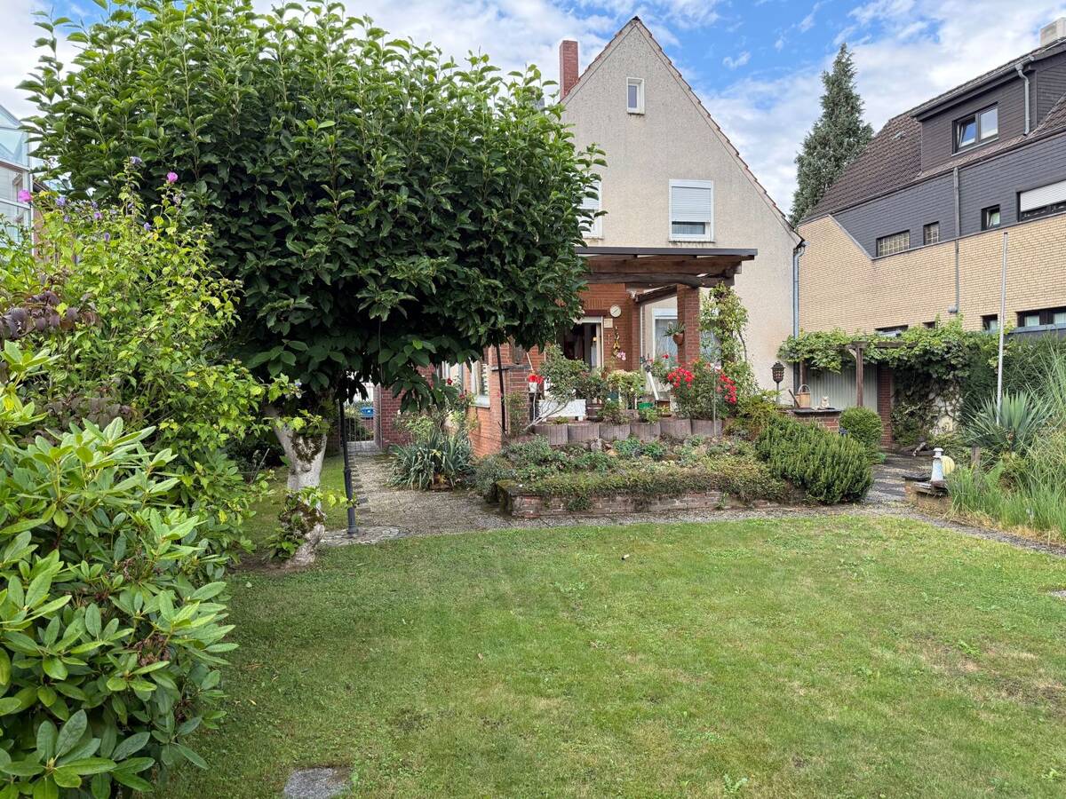 Freistehendes Häuschen in guter Lage! – 51375 Leverkusen – Bild 1 von 9