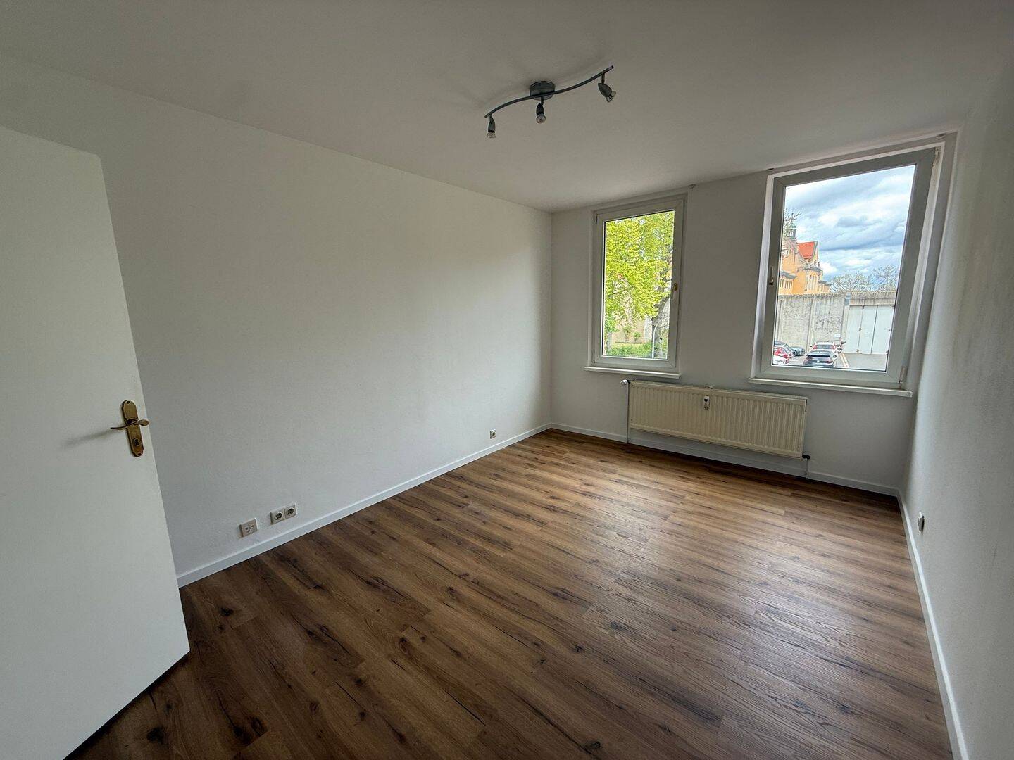 Ab sofort: Kleine 3-Zimmer-Wohnung, verkehrsgünstig und doch ruhig in Gostenhof gelegen – Nürnberg – Vorschaubild 2