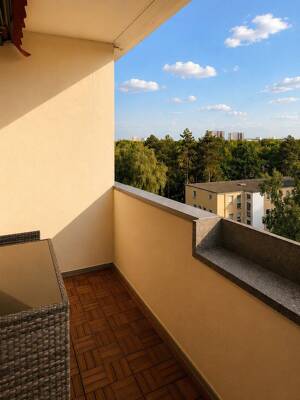 Hochwertig modernisierte 3-Zimmer-Wohnung mit Westbalkon und Weitblick - maklerfrei – 12351 Berlin – Vorschaubild 2