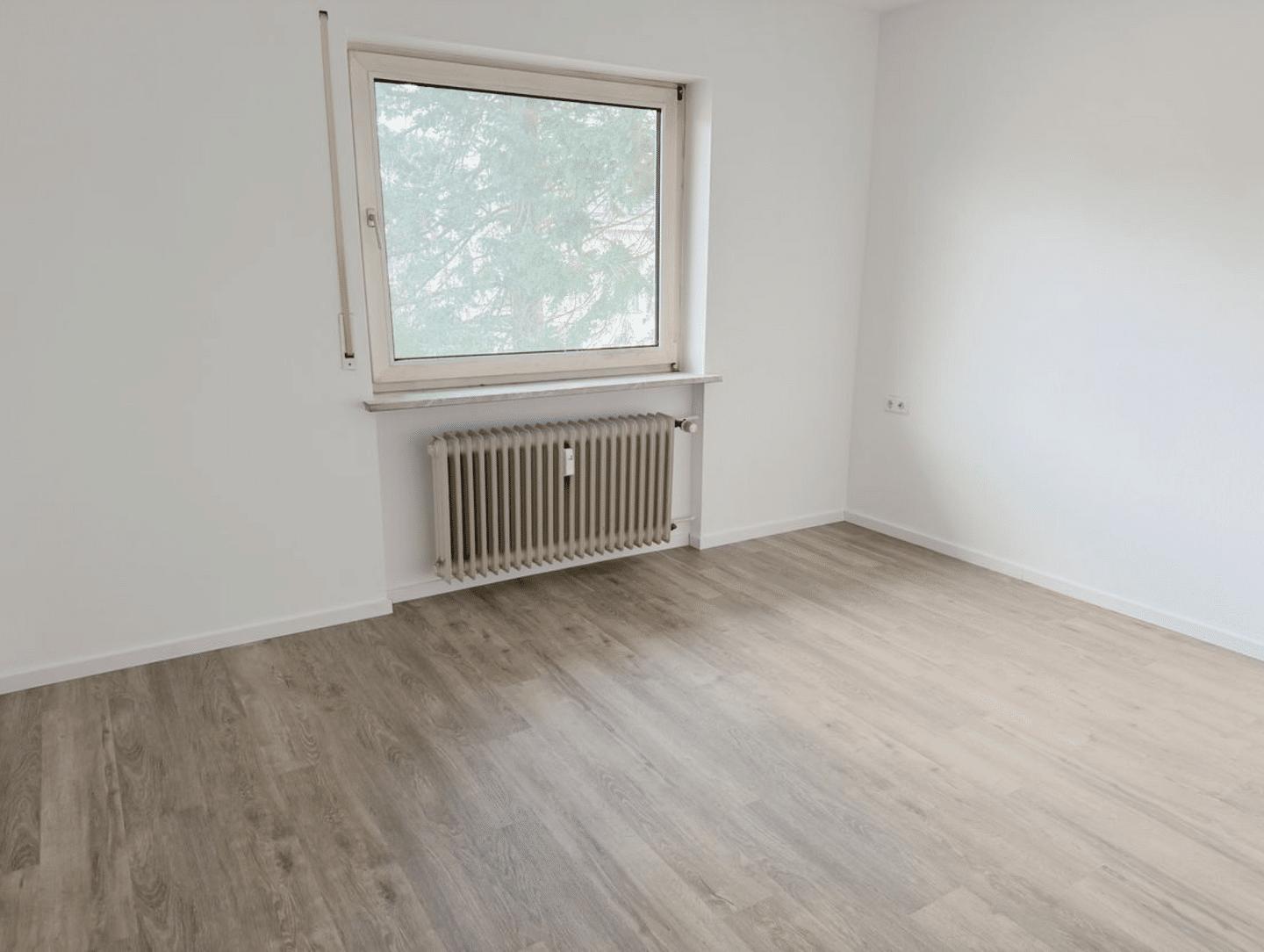 OHNE PROV. | Leerstehendes MFH mit 6 Einheiten und Ausbaureserve | teilsaniert | aufgeteilt nach WEG – Freiburg im Breisgau – Vorschaubild 4