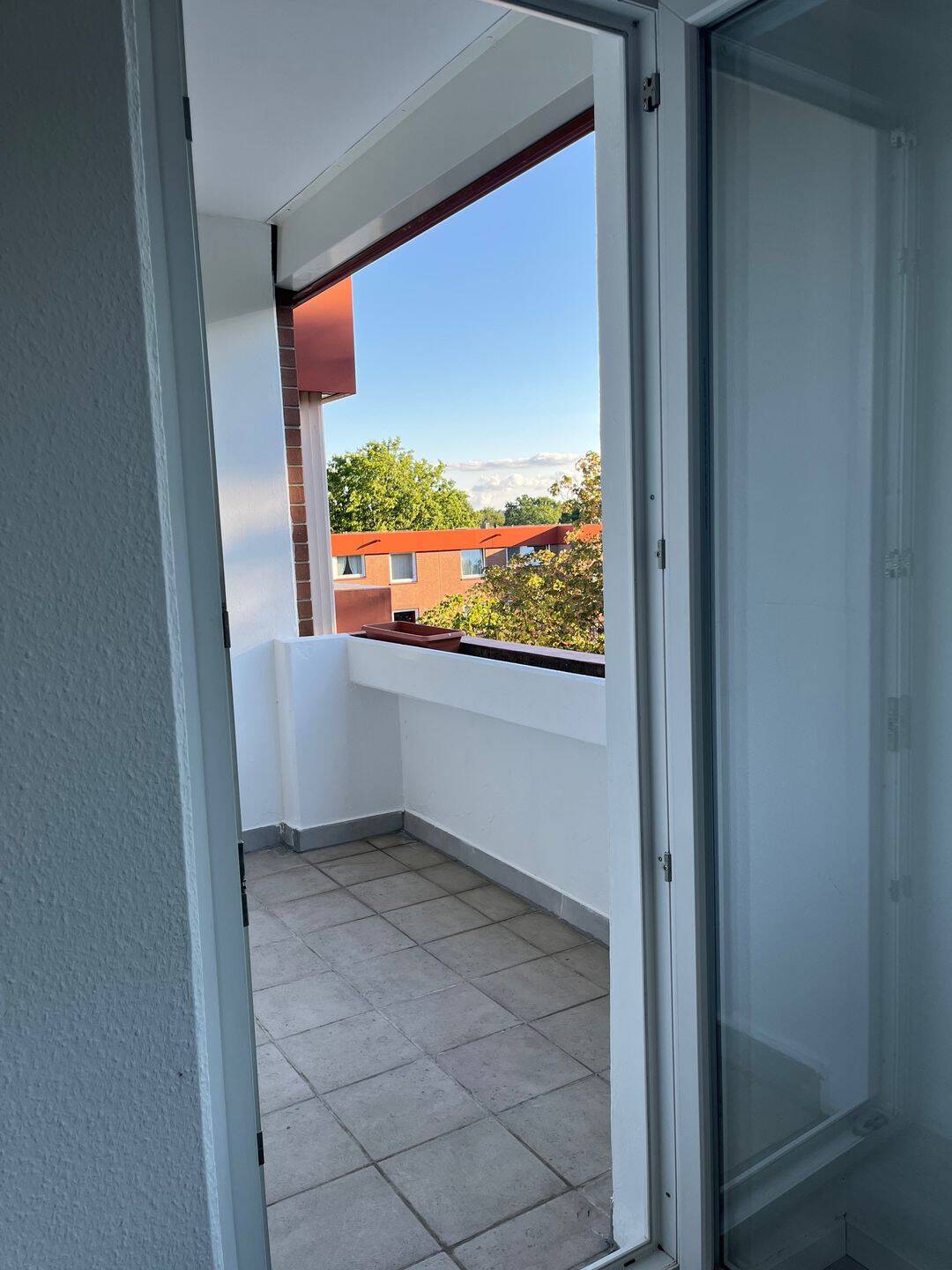 Helle 3 Zimmer Wohnung mit Balkon und Einbauküche in Davenstedt – Hannover – Vorschaubild 8