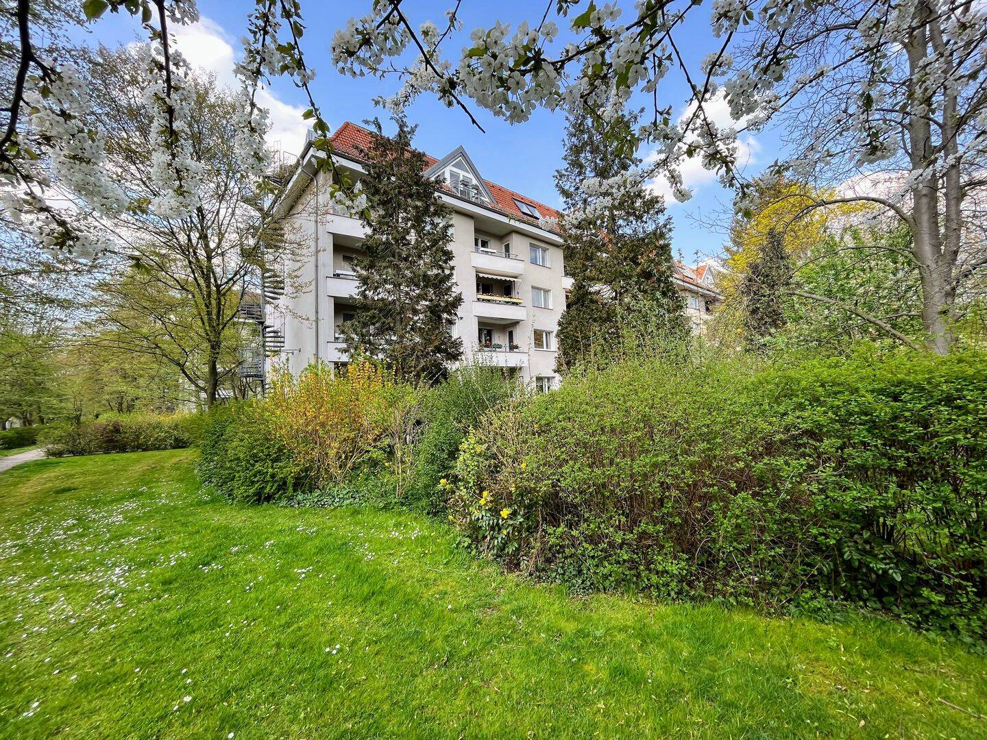 Vermietete 2,5-Zi.-Whg. Käufer-Provi-FREI | Süd-Balkon + EBK + 3.OG + neue Fenster & Elektro – Berlin – Vorschaubild 9