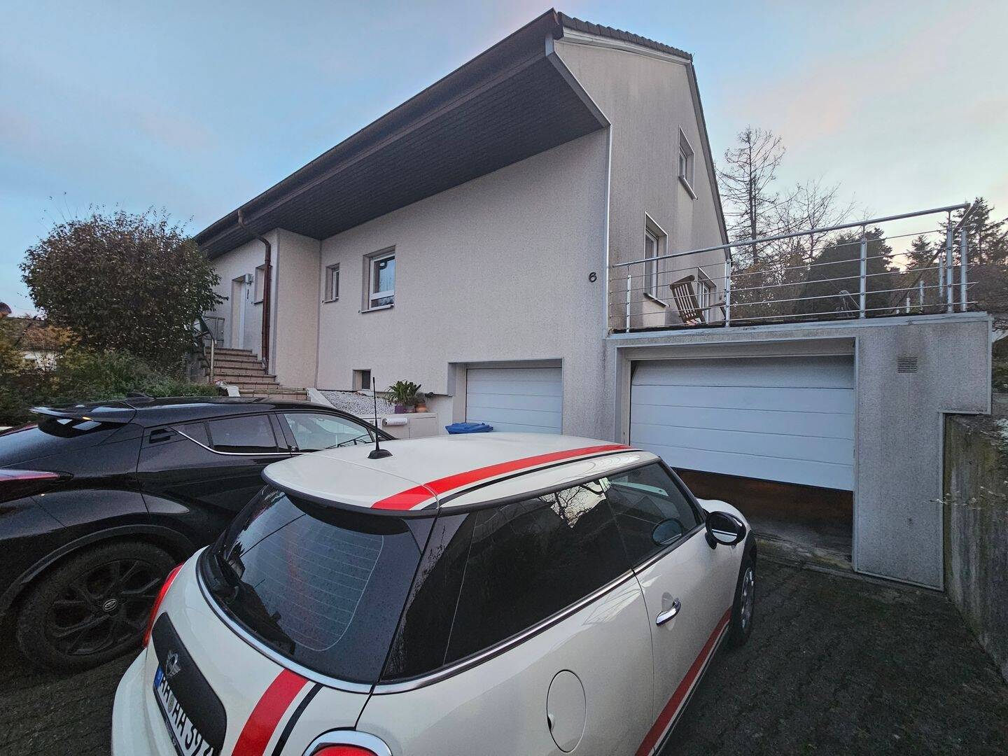 **Freistehendes Mehrgenerationenhaus mit DG Studiowohnung: 2 EBK- 2 Bäder- 2 Garagen- auf sonnigem Grundstück!!** – Neresheim – Vorschaubild 5