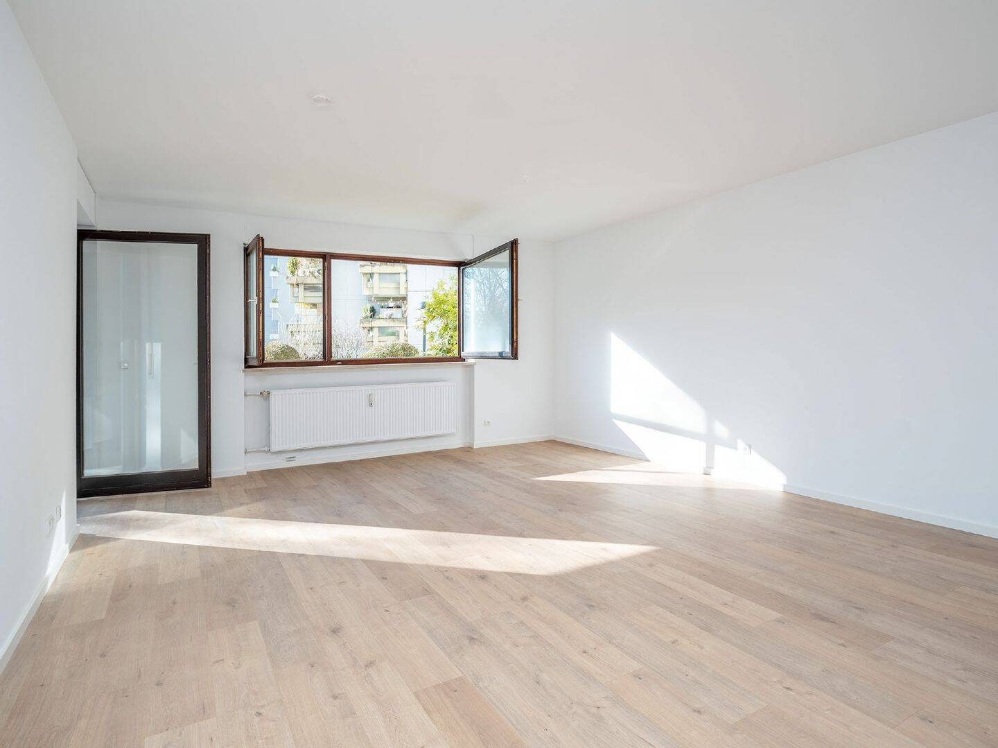 MAIER - Nähe Olympiapark! Großzügige 2-Zi-Wohnung mit EBK und Westbalkon! – München – Vorschaubild 2