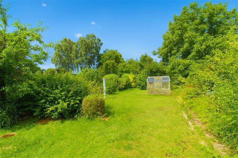 Familienidyll mit charmantem Innenhof - Doppelhaushälfte auf großen Grundstück in ruhiger Lage! – Ahrensburg – Vorschaubild 3
