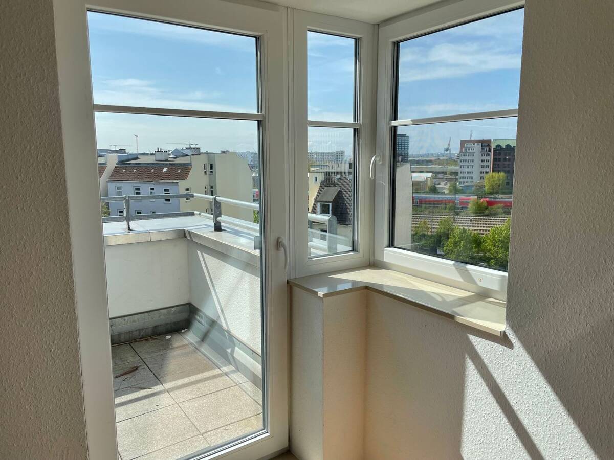 3 Zi. Penthouse Wohnung - Wohnen zwischen HafenCity & Hauptbahnhof, ca. 75m², 1.690 € Kalt – 20097 Hamburg – Bild 1 von 9