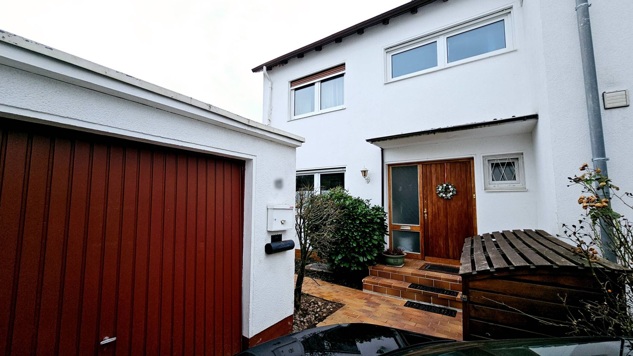Charmantes Reihenendhaus in bester Lage von Kronberg – Kronberg – Bild 1 von 9