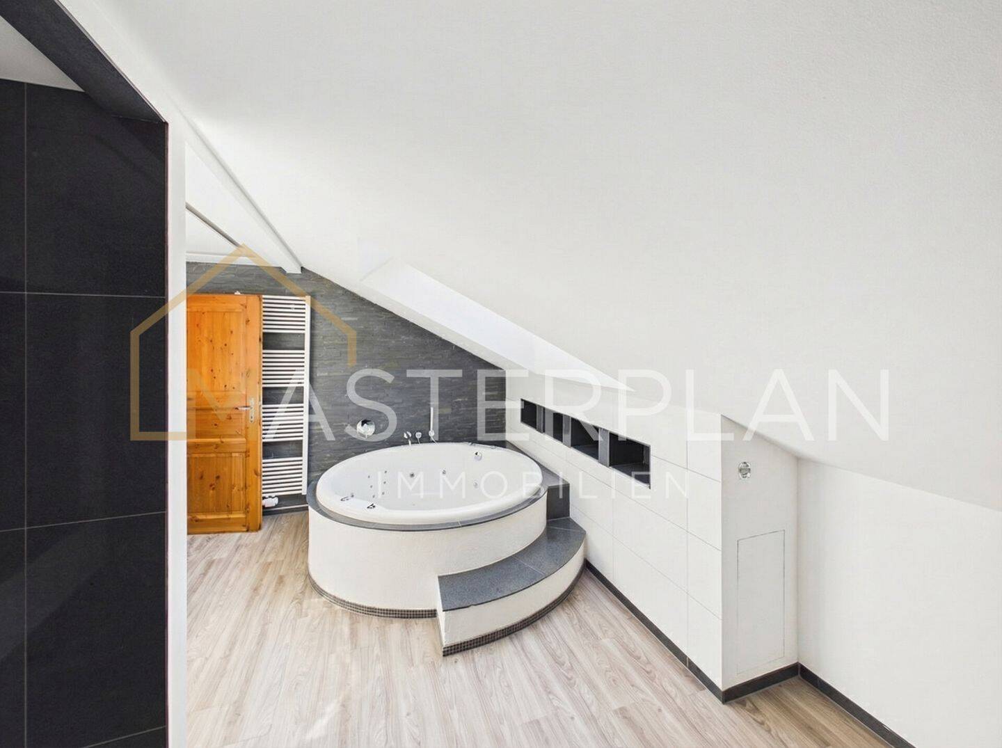 Einfamilienhaus mit Einliegerwohnung, Pool und herrlichem Garten – Saarlouis – Vorschaubild 6