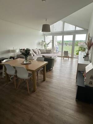 Traumhaft helle 4-Zimmer-Maisonettewohnung mit Balkon in 97076 Würzburg, Lengfeld – 97076 Würzburg – Vorschaubild 2