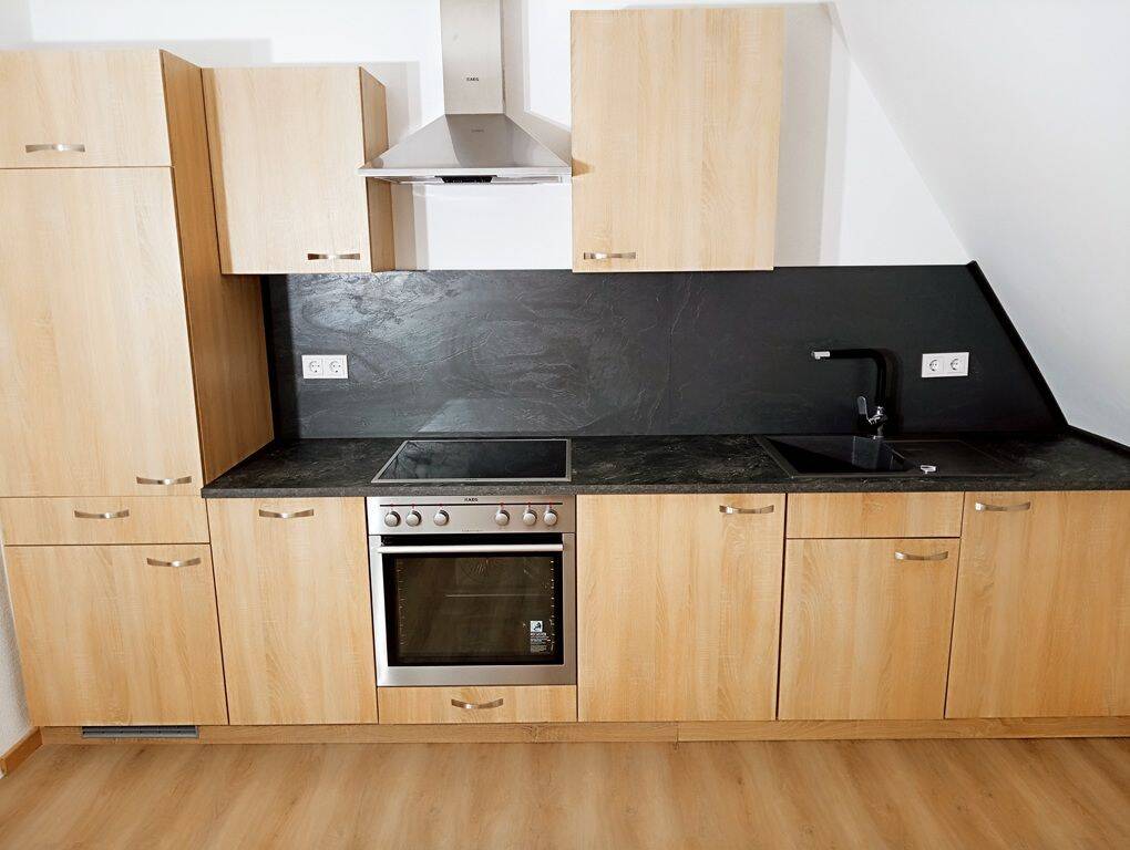 Renovierte helle 2-Zimmer Wohnung inkl. EBK/Stellplatz 1.OG – Nürnberg – Vorschaubild 4
