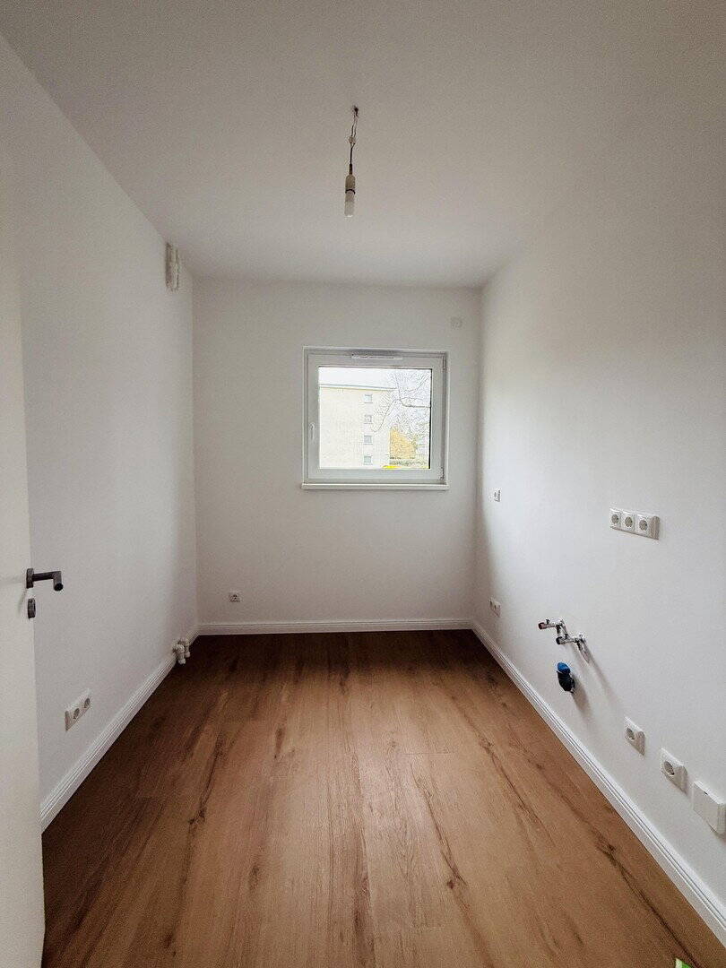2 Zimmer Wohnung, moderniesiert, separate Küche, Garten, Parkplatz, ohne Provision, frei – Berlin – Vorschaubild 7