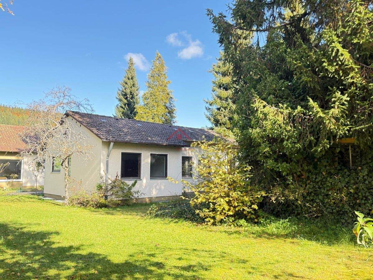 Großzügiger Bungalow mit Garage auf parkähnlichen Grundstück im Brunnental Tuttlingen – Tuttlingen – Vorschaubild 6