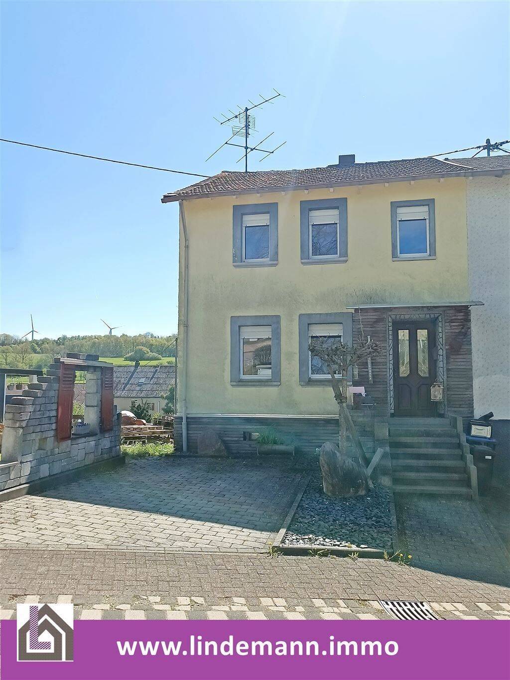 Gemütliches Einfamilienhaus mit idyllischem Garten und schöner Aussicht – Nonnweiler – Bild 1 von 9