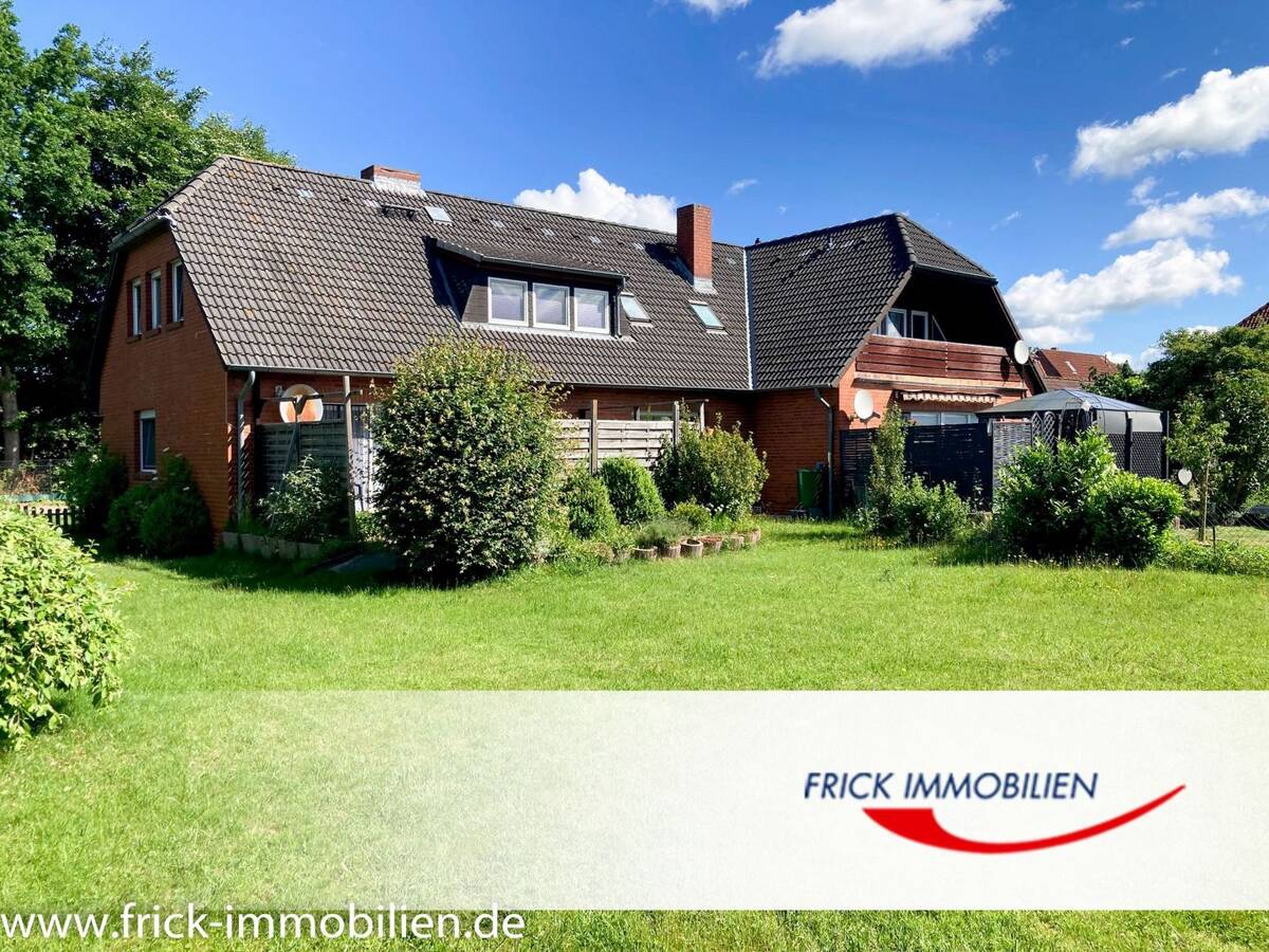 Mehrfamilienhaus (3 Wohneinheiten) + Bauplatz – 23758 Oldenburg in Holstein – Bild 1 von 9