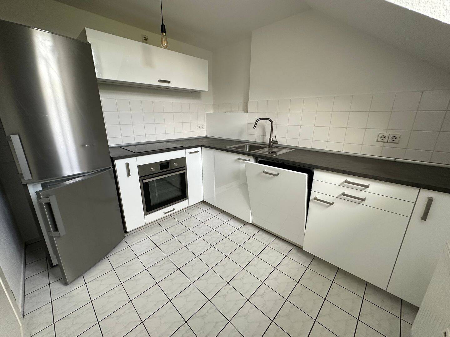 Maisonette zzgl EBK***! Modern & lichtdurchflutete Whg. - frei ab dem 1.8.26